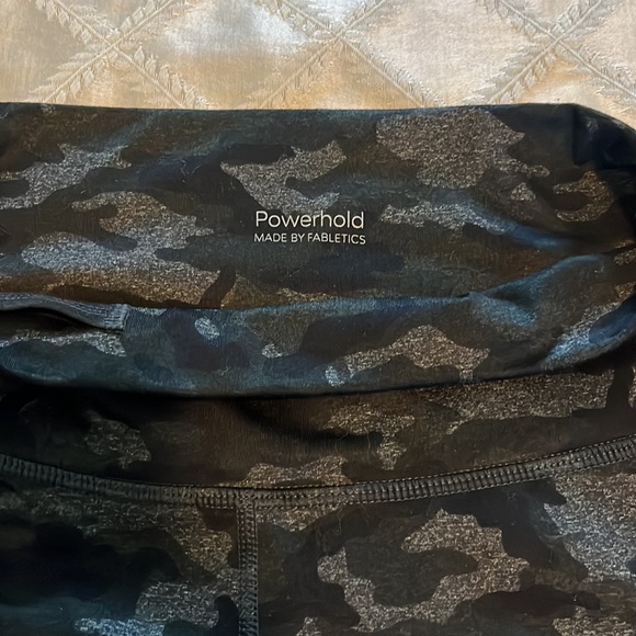 Fabletics Powerhold leggings - Picture 2 of 2